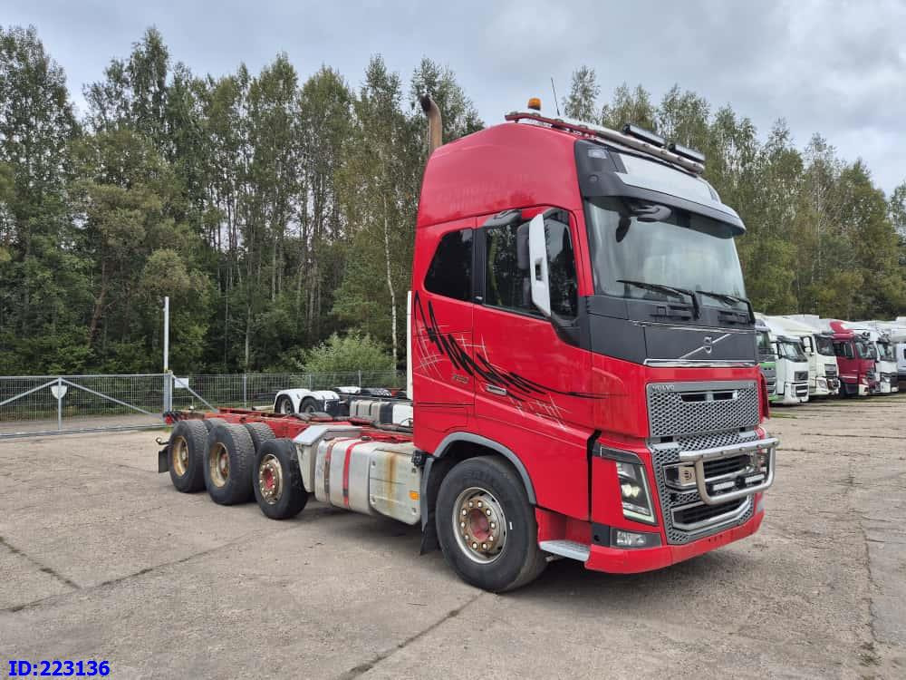 VOLVO FH16 750HP - 8x4 -Big Axles - Podvozek s kabinou: obrázek 4 VOLVO FH16 750HP - 8x4 -Big Axles - Podvozek s kabinou: obrázek 4