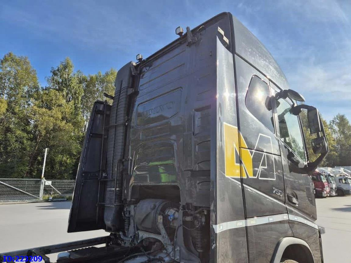 VOLVO FH16 750HP 8x4 Steering axle - Podvozek s kabinou: obrázek 5 VOLVO FH16 750HP 8x4 Steering axle - Podvozek s kabinou: obrázek 5