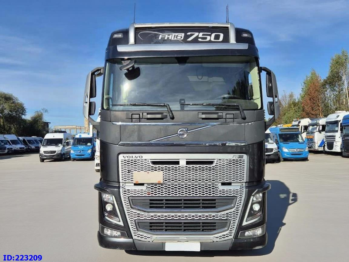 VOLVO FH16 750HP 8x4 Steering axle - Podvozek s kabinou: obrázek 2 VOLVO FH16 750HP 8x4 Steering axle - Podvozek s kabinou: obrázek 2