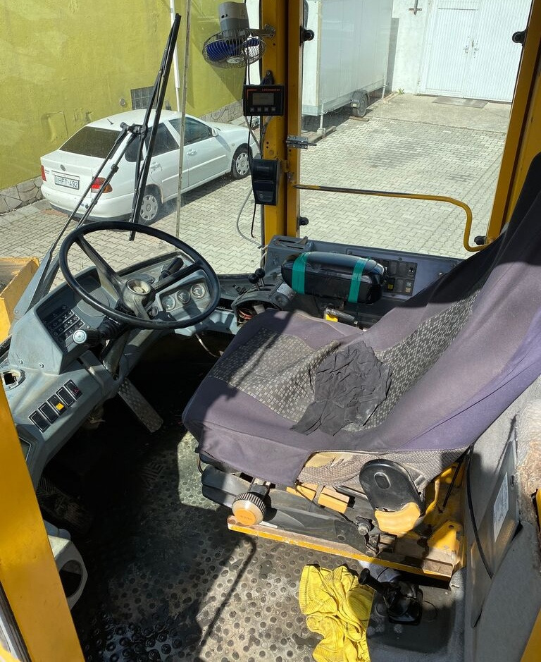 Volvo L180 - Kolový nakladač: obrázek 4 Volvo L180 - Kolový nakladač: obrázek 4