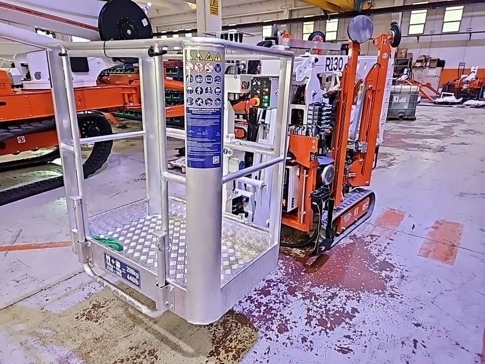 EasyLift R130 - Kloubová plošina, Pásová plošina: obrázek 3 EasyLift R130 - Kloubová plošina, Pásová plošina: obrázek 3