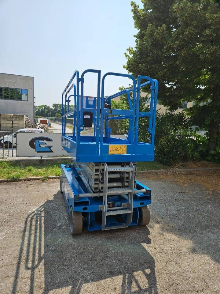 Genie GS 2646 - Nůžková plošina: obrázek 4 Genie GS 2646 - Nůžková plošina: obrázek 4