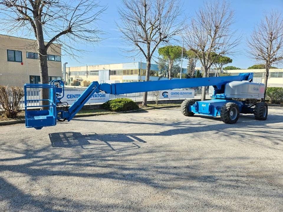 Genie S 85 4WD - Teleskopická plošina: obrázek 2 Genie S 85 4WD - Teleskopická plošina: obrázek 2