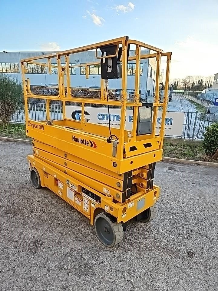Haulotte Compact 10 N - Nůžková plošina: obrázek 3 Haulotte Compact 10 N - Nůžková plošina: obrázek 3