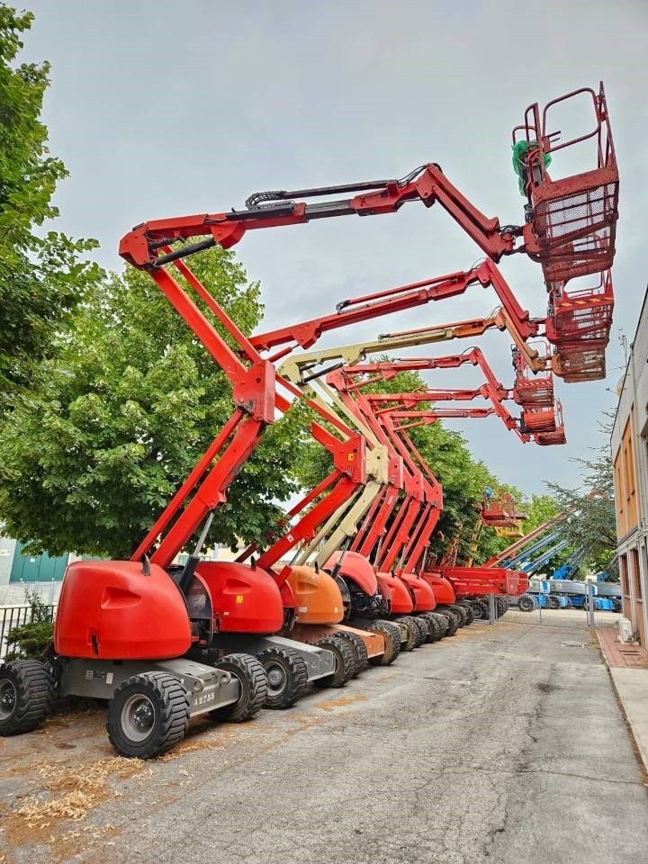 JLG 450 AJ - Kloubová plošina: obrázek 1 JLG 450 AJ - Kloubová plošina: obrázek 1