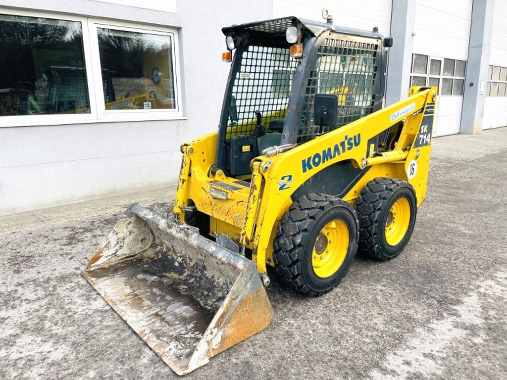 Komatsu SK714 (3906) - Smykový nakladač: obrázek 4 Komatsu SK714 (3906) - Smykový nakladač: obrázek 4