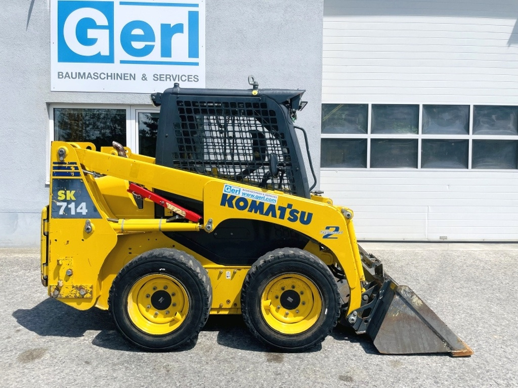 Komatsu SK714 (4012) - Smykový nakladač: obrázek 2 Komatsu SK714 (4012) - Smykový nakladač: obrázek 2