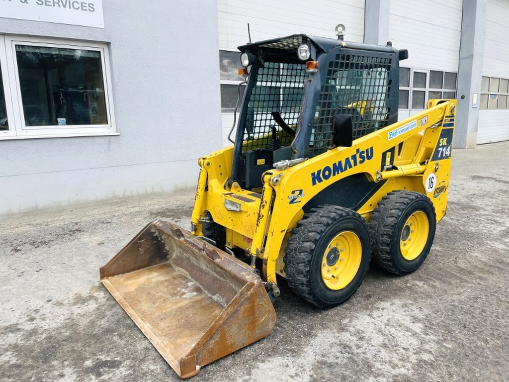 Komatsu SK714-5 (3947) - Smykový nakladač: obrázek 4 Komatsu SK714-5 (3947) - Smykový nakladač: obrázek 4