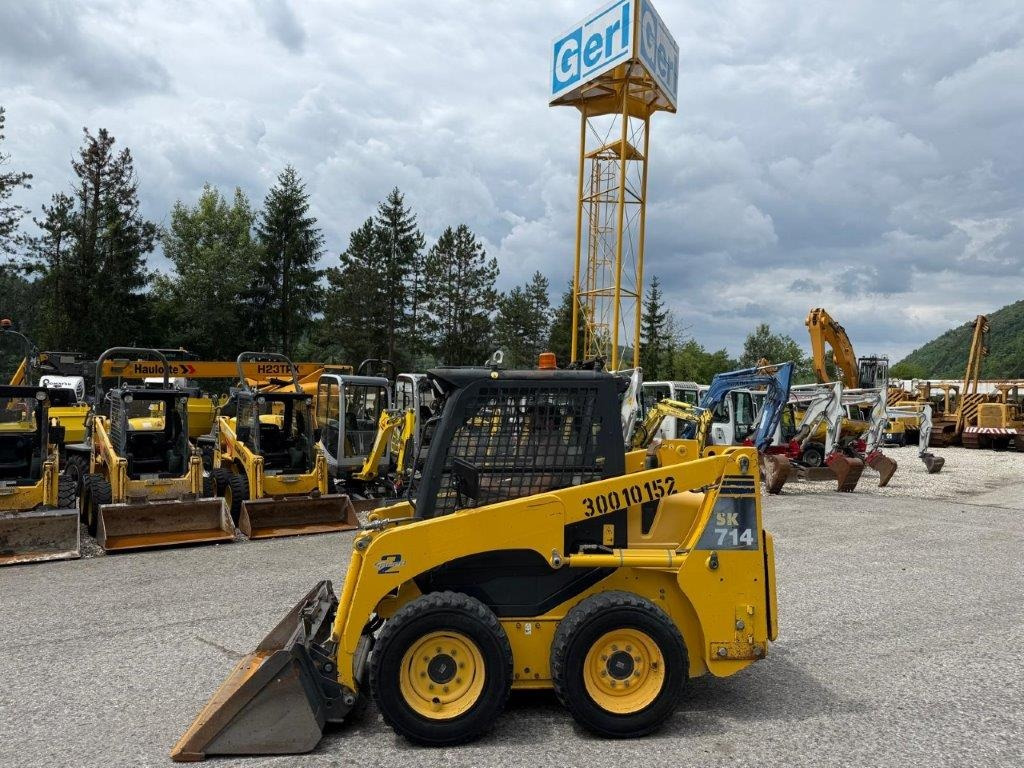 Komatsu SK714-5 (4026) - Smykový nakladač: obrázek 3 Komatsu SK714-5 (4026) - Smykový nakladač: obrázek 3