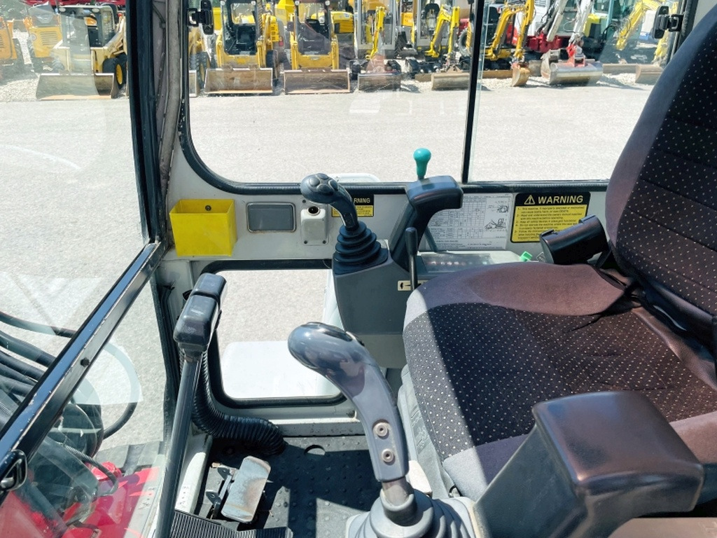 Takeuchi TB125 (4004) - Mini rýpadlo: obrázek 5 Takeuchi TB125 (4004) - Mini rýpadlo: obrázek 5