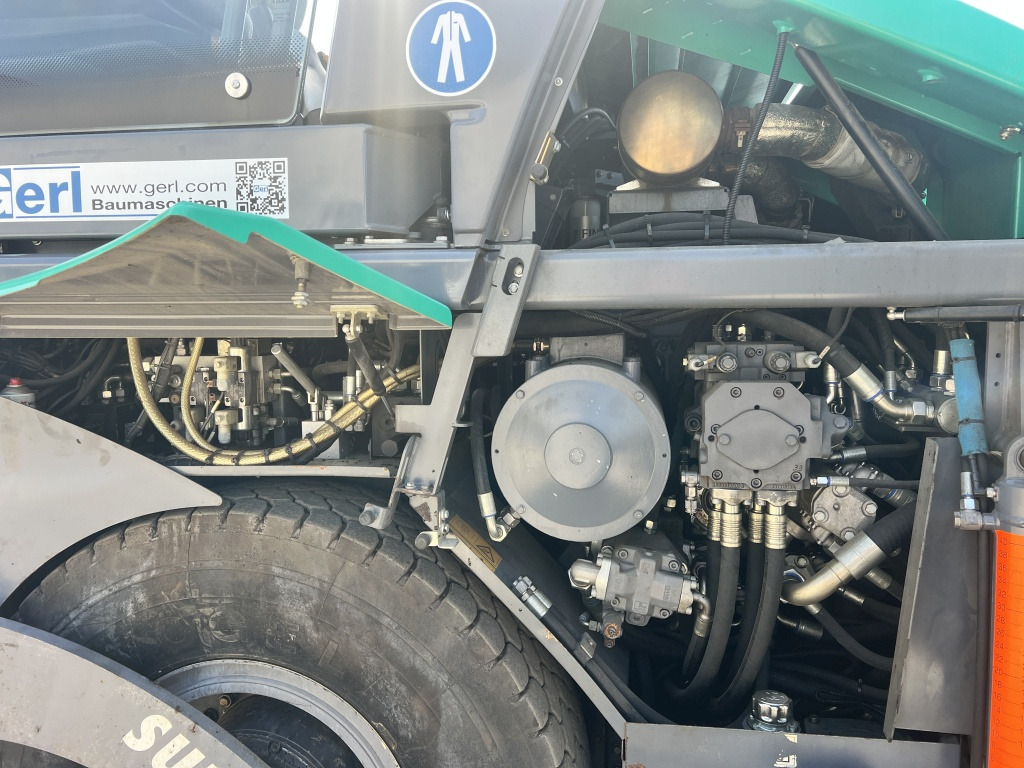 Finišér Vögele Super 1803-3i (111572): obrázek 10 Finišér Vögele Super 1803-3i (111572): obrázek 10