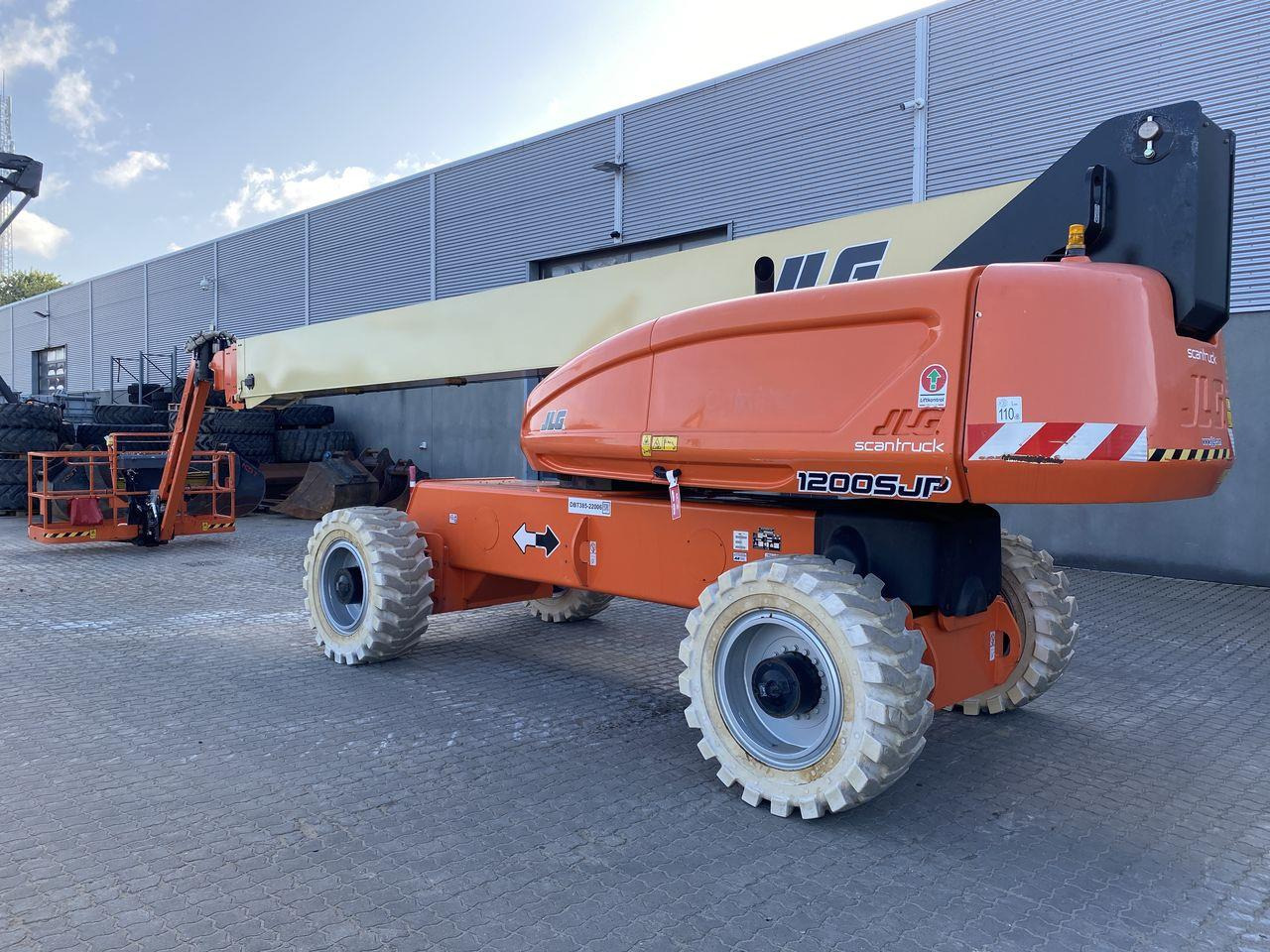JLG 1200SJP - Teleskopická plošina: obrázek 2 JLG 1200SJP - Teleskopická plošina: obrázek 2