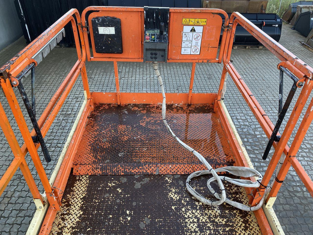JLG 4069LE - Nůžková plošina: obrázek 3 JLG 4069LE - Nůžková plošina: obrázek 3