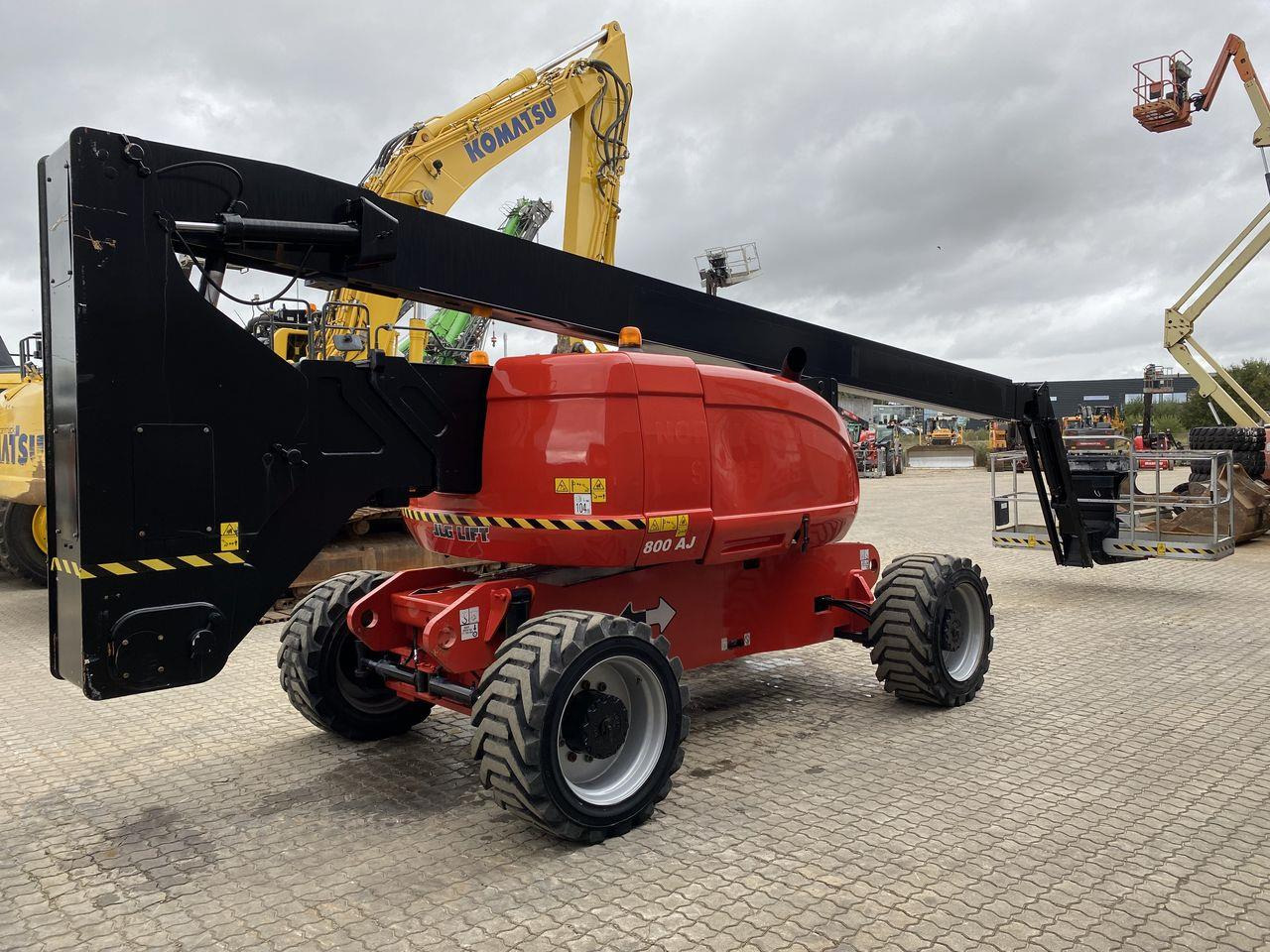 JLG 800AJ - Kloubová plošina: obrázek 4 JLG 800AJ - Kloubová plošina: obrázek 4