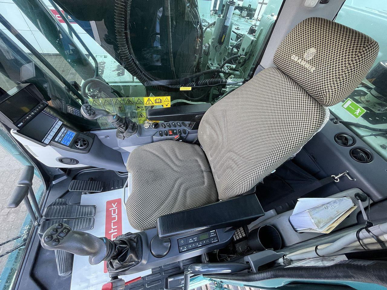 Komatsu PC240LCD-11 - Pásové rýpadlo: obrázek 3 Komatsu PC240LCD-11 - Pásové rýpadlo: obrázek 3