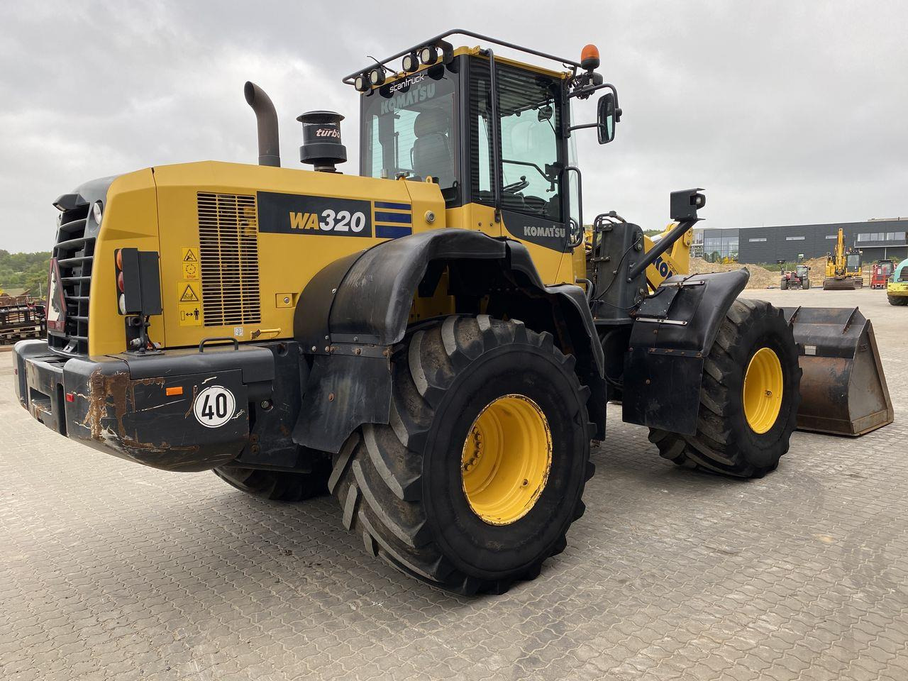 Komatsu WA320-7 - Kolový nakladač: obrázek 4 Komatsu WA320-7 - Kolový nakladač: obrázek 4