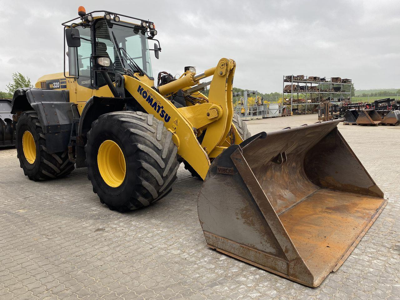 Komatsu WA320-7 - Kolový nakladač: obrázek 5 Komatsu WA320-7 - Kolový nakladač: obrázek 5