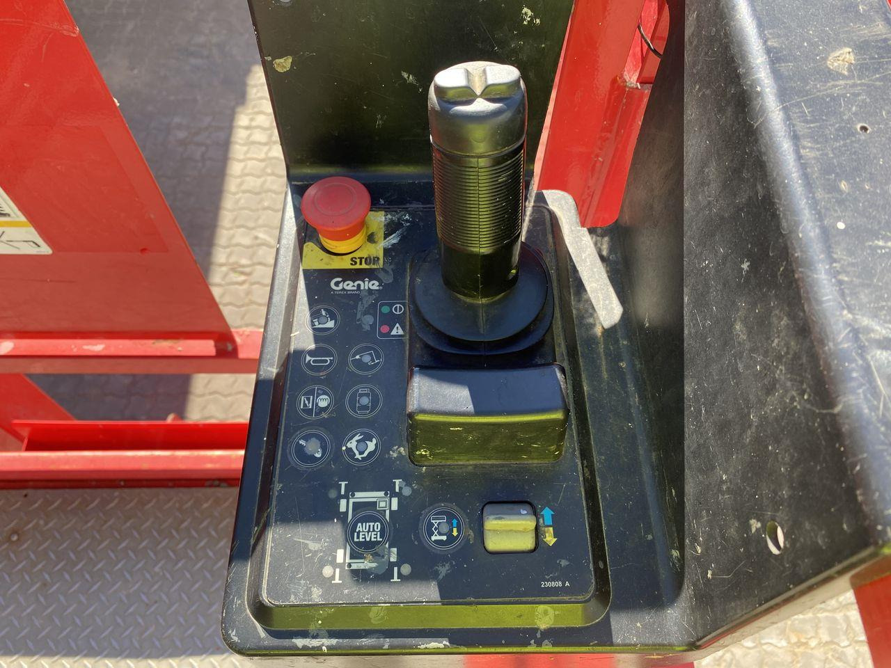 Manitou 120SC - Nůžková plošina: obrázek 3 Manitou 120SC - Nůžková plošina: obrázek 3