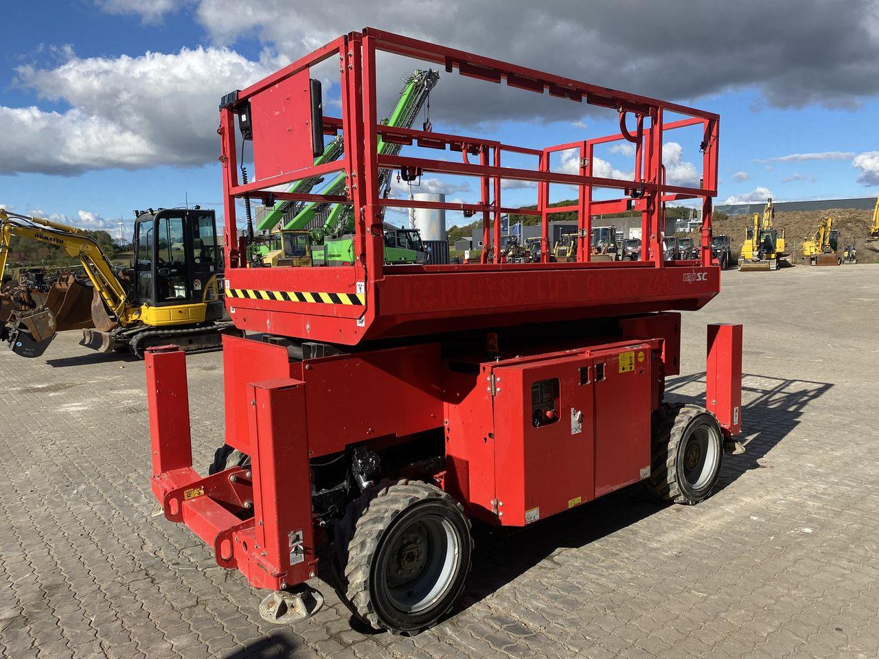 Manitou 120SC - Nůžková plošina: obrázek 4 Manitou 120SC - Nůžková plošina: obrázek 4