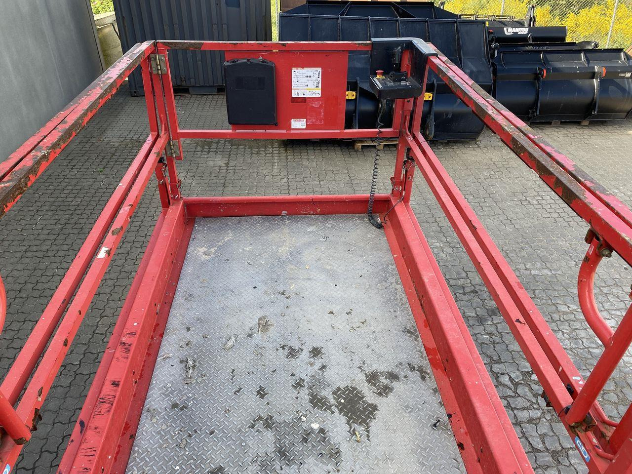 Manitou 120SC - Nůžková plošina: obrázek 3 Manitou 120SC - Nůžková plošina: obrázek 3