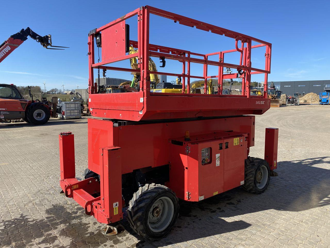 Manitou 140SC - Nůžková plošina: obrázek 4 Manitou 140SC - Nůžková plošina: obrázek 4