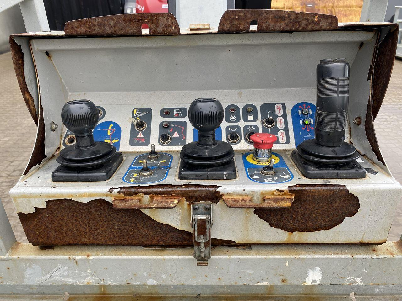 Manitou 160ATJ+ - Kloubová plošina: obrázek 3 Manitou 160ATJ+ - Kloubová plošina: obrázek 3