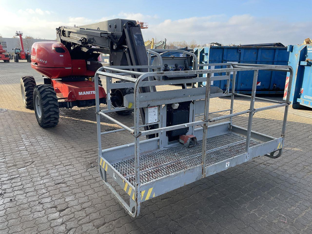 Manitou 160ATJ+ RC - Kloubová plošina: obrázek 5 Manitou 160ATJ+ RC - Kloubová plošina: obrázek 5