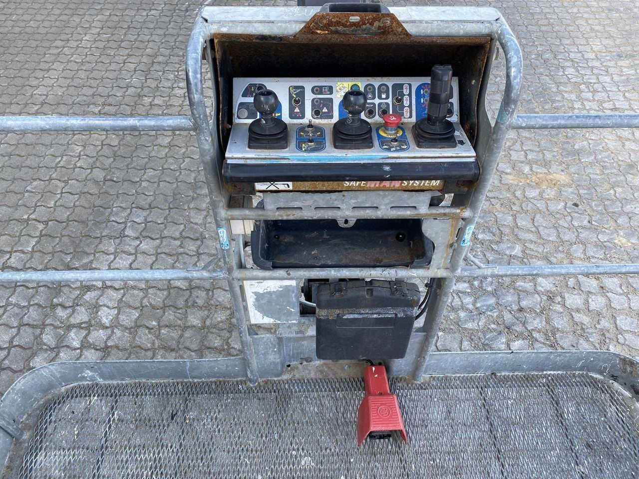 Manitou 200ATJ RC - Kloubová plošina: obrázek 3 Manitou 200ATJ RC - Kloubová plošina: obrázek 3