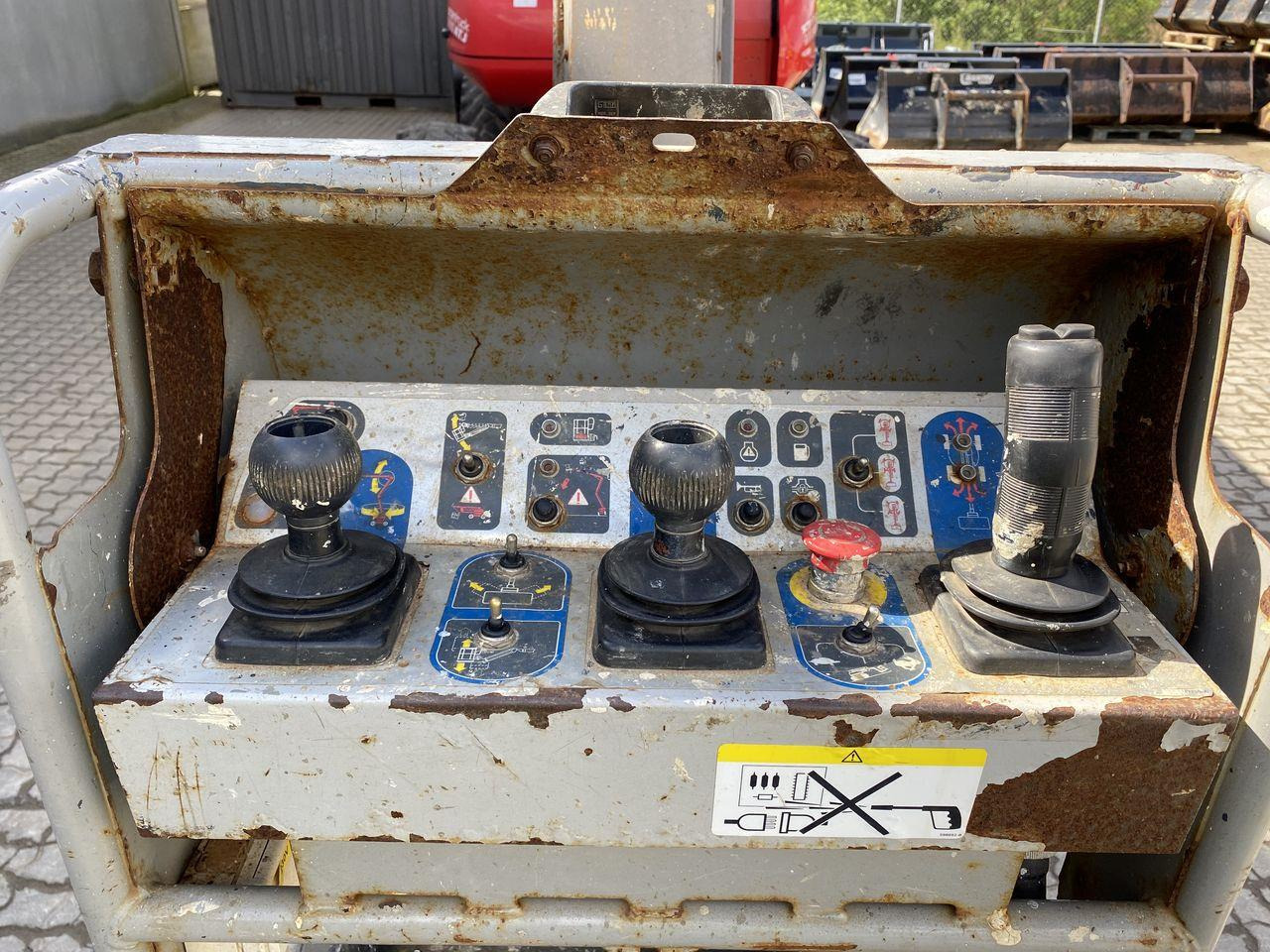 Manitou 200ATJ RC - Kloubová plošina: obrázek 3 Manitou 200ATJ RC - Kloubová plošina: obrázek 3