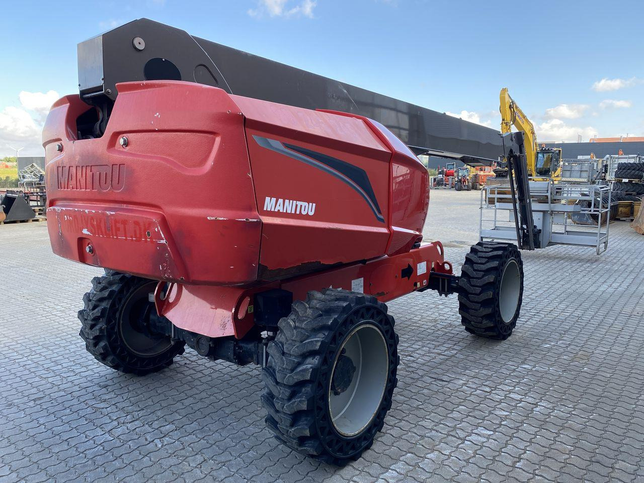 Manitou 220TJ+ - Teleskopická plošina: obrázek 4 Manitou 220TJ+ - Teleskopická plošina: obrázek 4