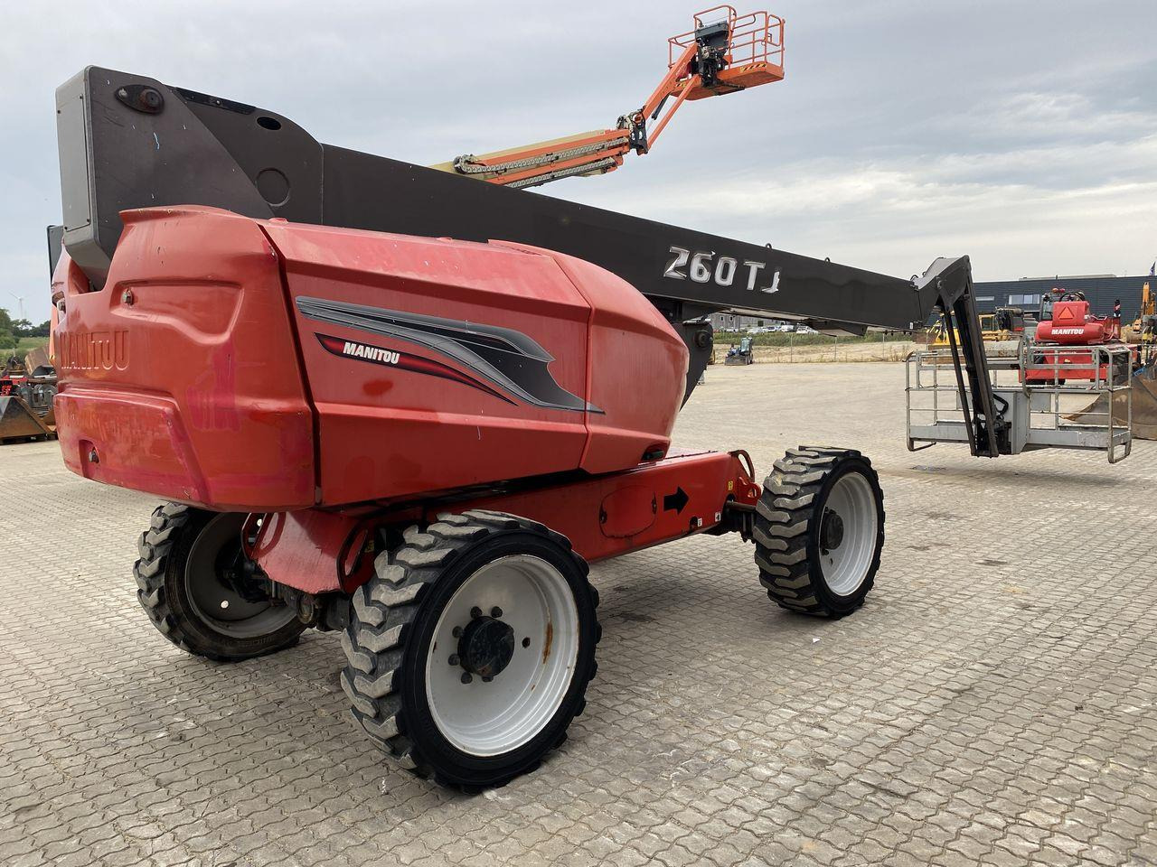 Manitou 260TJ - Teleskopická plošina: obrázek 4 Manitou 260TJ - Teleskopická plošina: obrázek 4