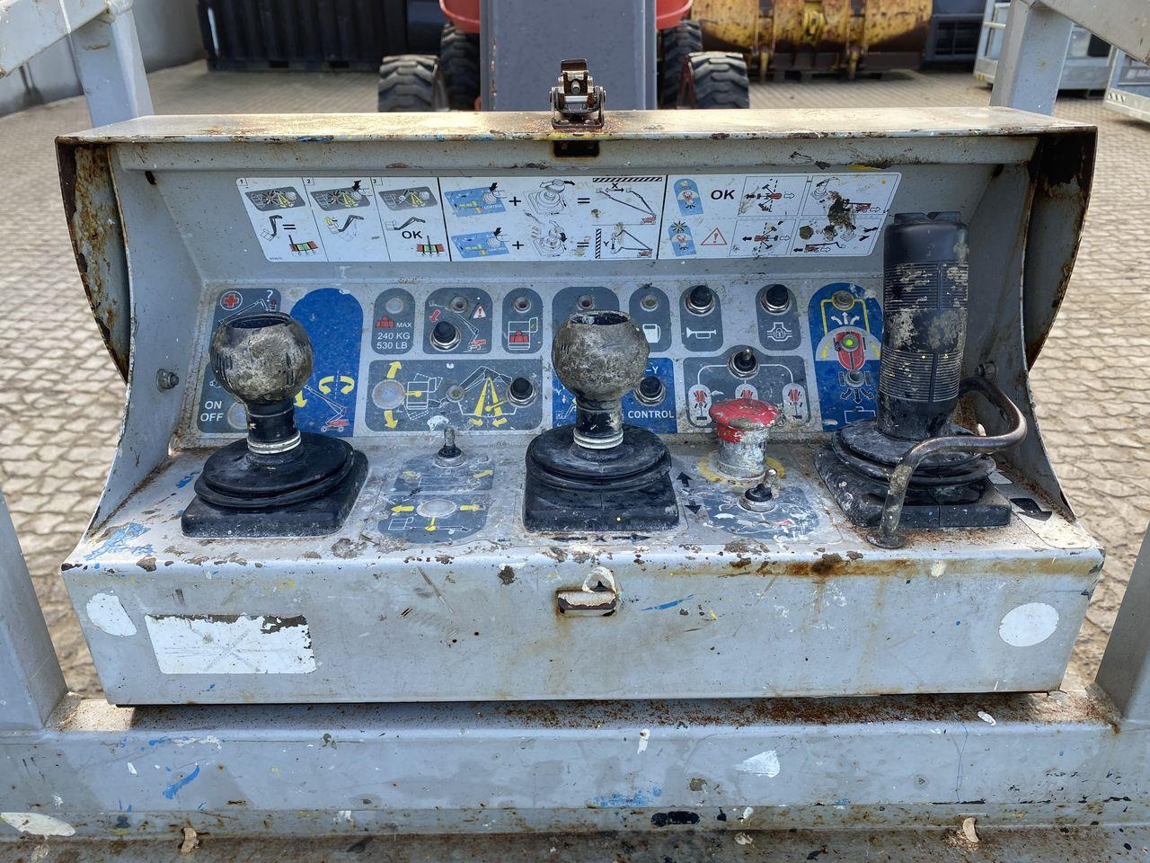 Manitou 260TJ - Kloubová plošina: obrázek 3 Manitou 260TJ - Kloubová plošina: obrázek 3