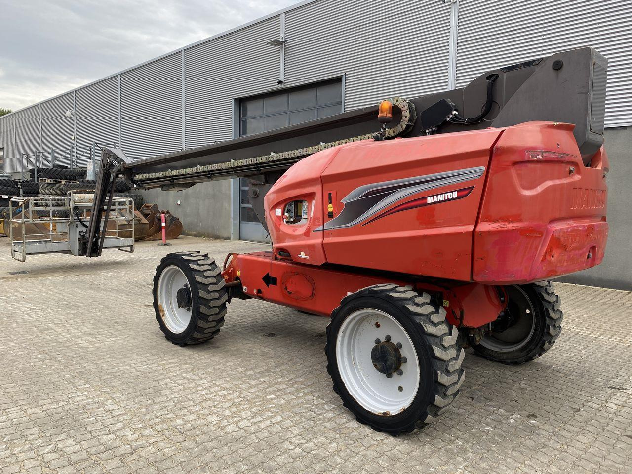 Manitou 260TJ - Teleskopická plošina: obrázek 2 Manitou 260TJ - Teleskopická plošina: obrázek 2