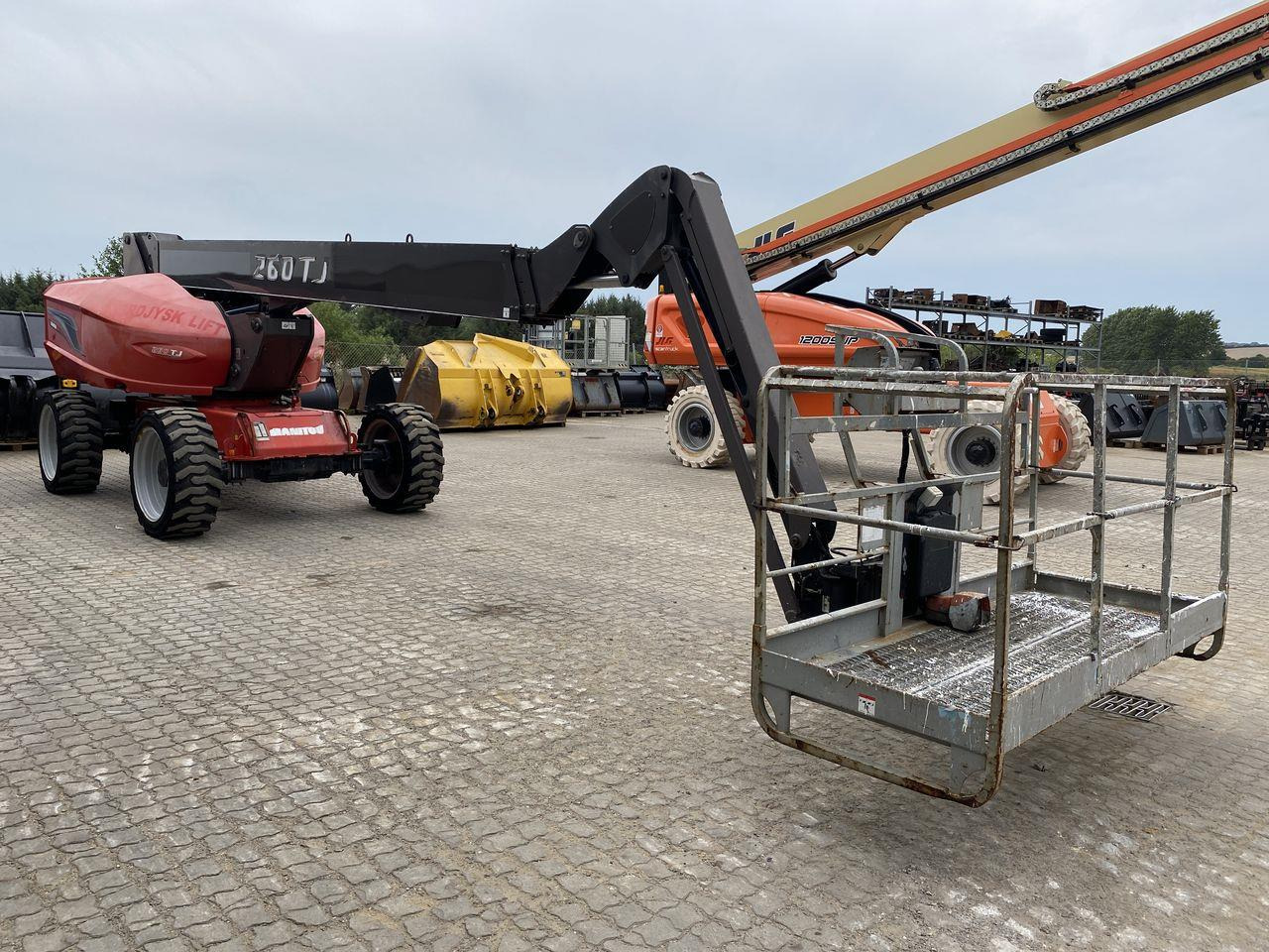 Manitou 260TJ - Teleskopická plošina: obrázek 5 Manitou 260TJ - Teleskopická plošina: obrázek 5