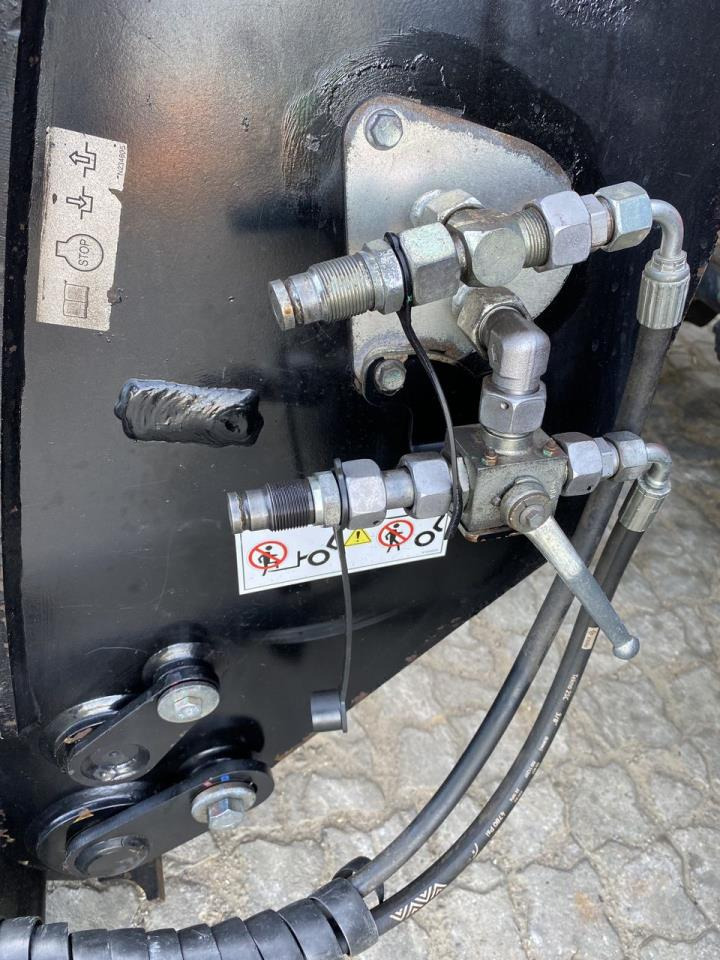 Teleskopický manipulátor Manitou MLT1040-145PS ELITE: obrázek 6