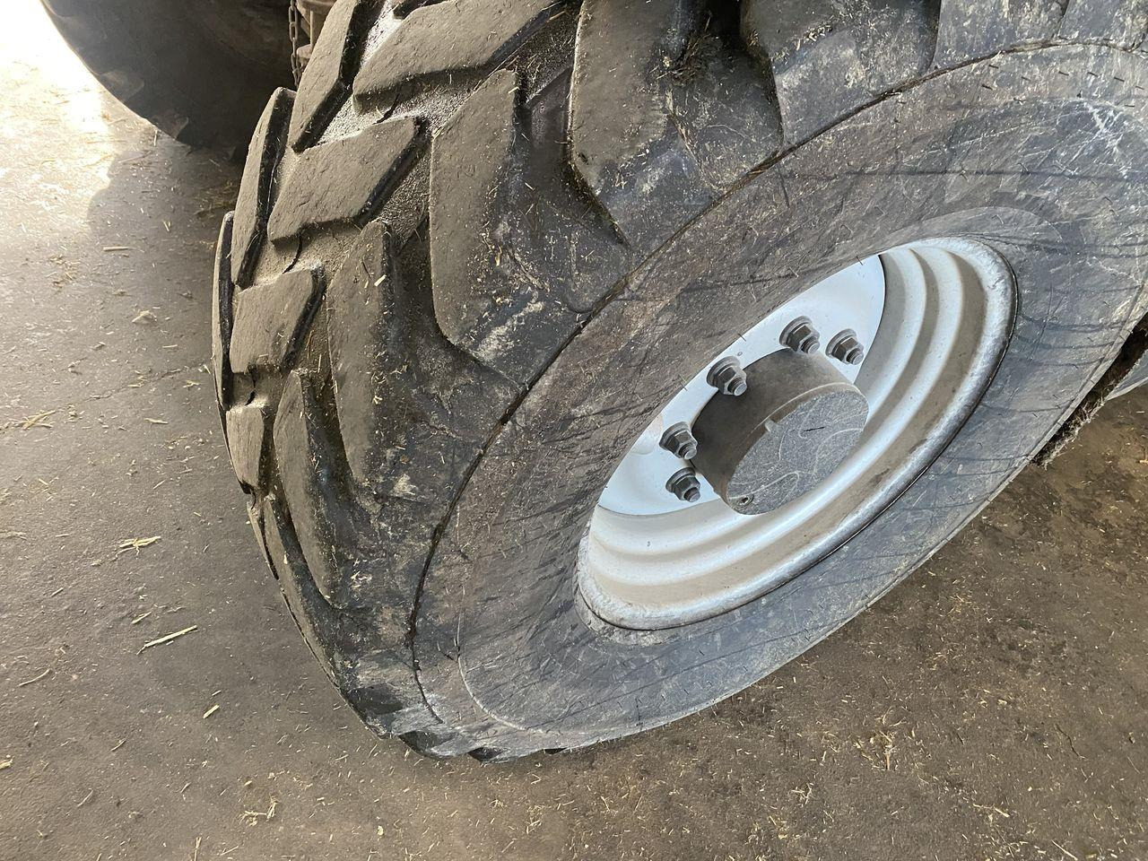 Manitou MLT1041-145PS+ L ELITE ST5 - Teleskopický manipulátor: obrázek 5 Manitou MLT1041-145PS+ L ELITE ST5 - Teleskopický manipulátor: obrázek 5