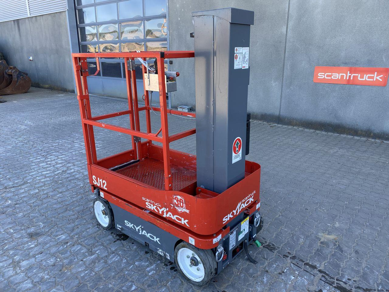 Skyjack SJ12 - Vertikální sloupový výtah: obrázek 2 Skyjack SJ12 - Vertikální sloupový výtah: obrázek 2