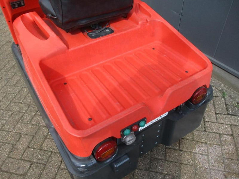 Linde P 60 - Elektrický tahač: obrázek 4 Linde P 60 - Elektrický tahač: obrázek 4