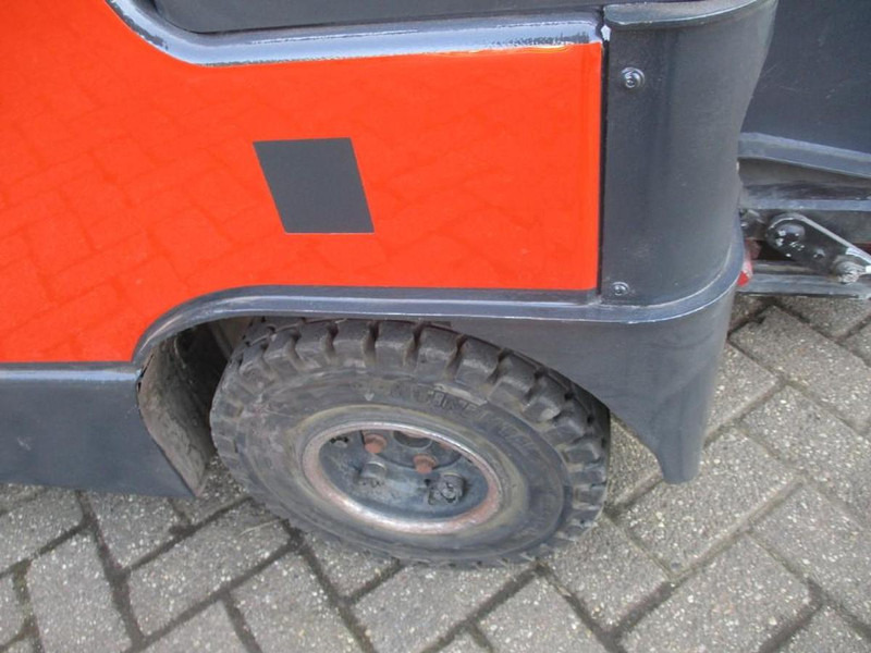 Linde P 60 - Elektrický tahač: obrázek 4 Linde P 60 - Elektrický tahač: obrázek 4