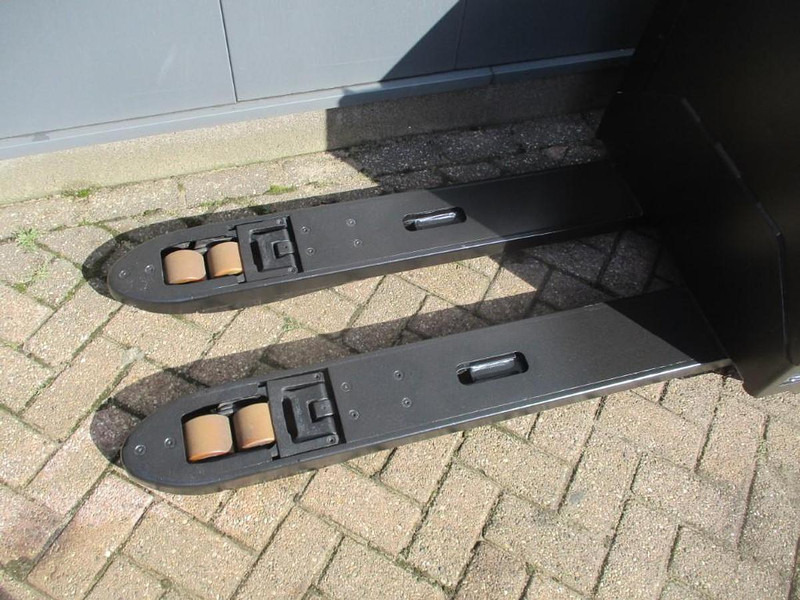 Toyota LPE200 - Paletový vozík: obrázek 4 Toyota LPE200 - Paletový vozík: obrázek 4