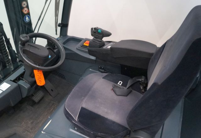 Jungheinrich EFG430 - Elektrický vysokozdvižný vozík: obrázek 4 Jungheinrich EFG430 - Elektrický vysokozdvižný vozík: obrázek 4