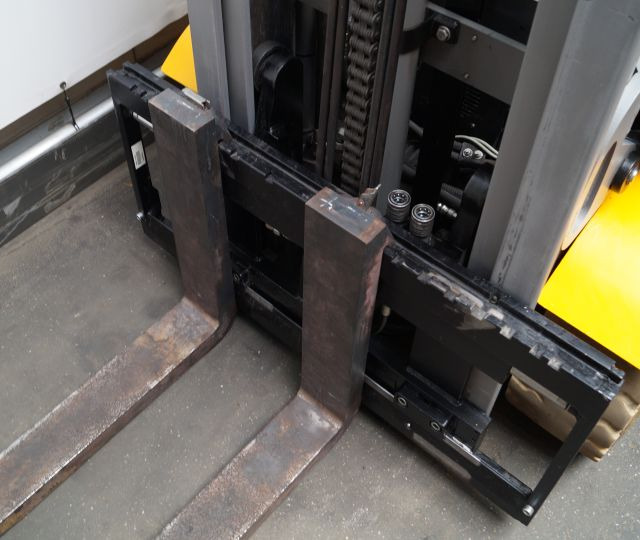 Jungheinrich EFG430 - Elektrický vysokozdvižný vozík: obrázek 3 Jungheinrich EFG430 - Elektrický vysokozdvižný vozík: obrázek 3