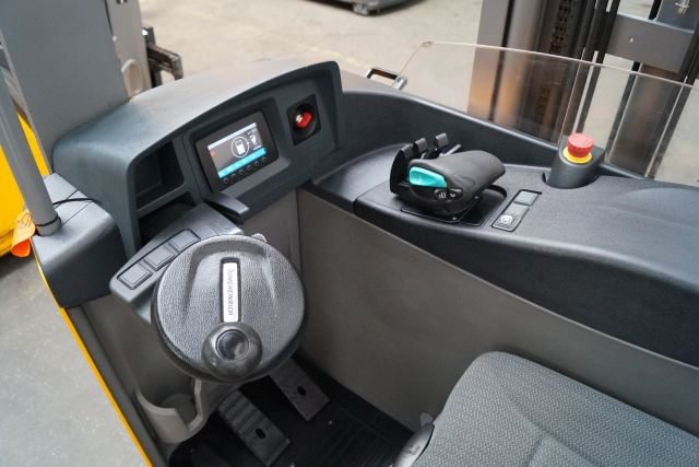 Jungheinrich ETV214 - Retrak: obrázek 3 Jungheinrich ETV214 - Retrak: obrázek 3