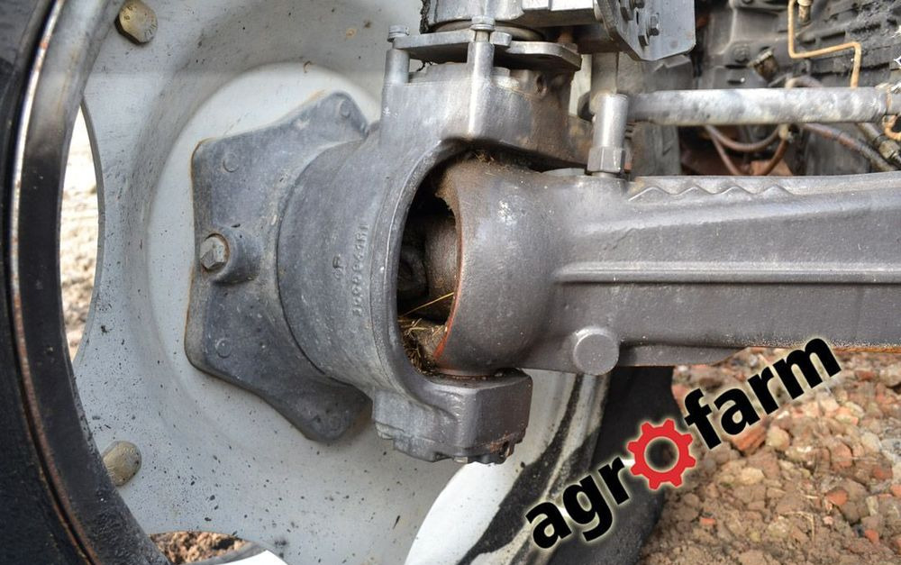 MCCormick części GMAX 125 135 skrzynia silnik most oś kabina piasta wał głowica blok obudowa - Převodovka pro Zemědělská technika: obrázek 4 MCCormick części GMAX 125 135 skrzynia silnik most oś kabina piasta wał głowica blok obudowa - Převodovka pro Zemědělská technika: obrázek 4