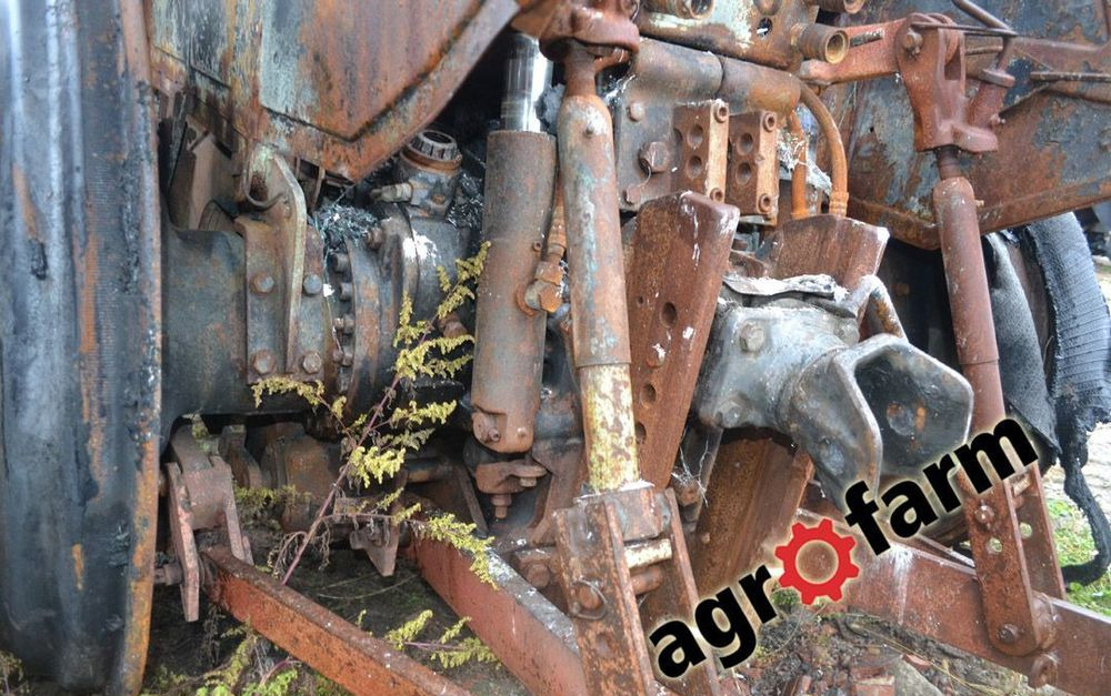 Fendt 380 390 370 GT skrzynia silnik kabina most zwolnica blok zawór - Náhradní díly: obrázek 5 Fendt 380 390 370 GT skrzynia silnik kabina most zwolnica blok zawór - Náhradní díly: obrázek 5