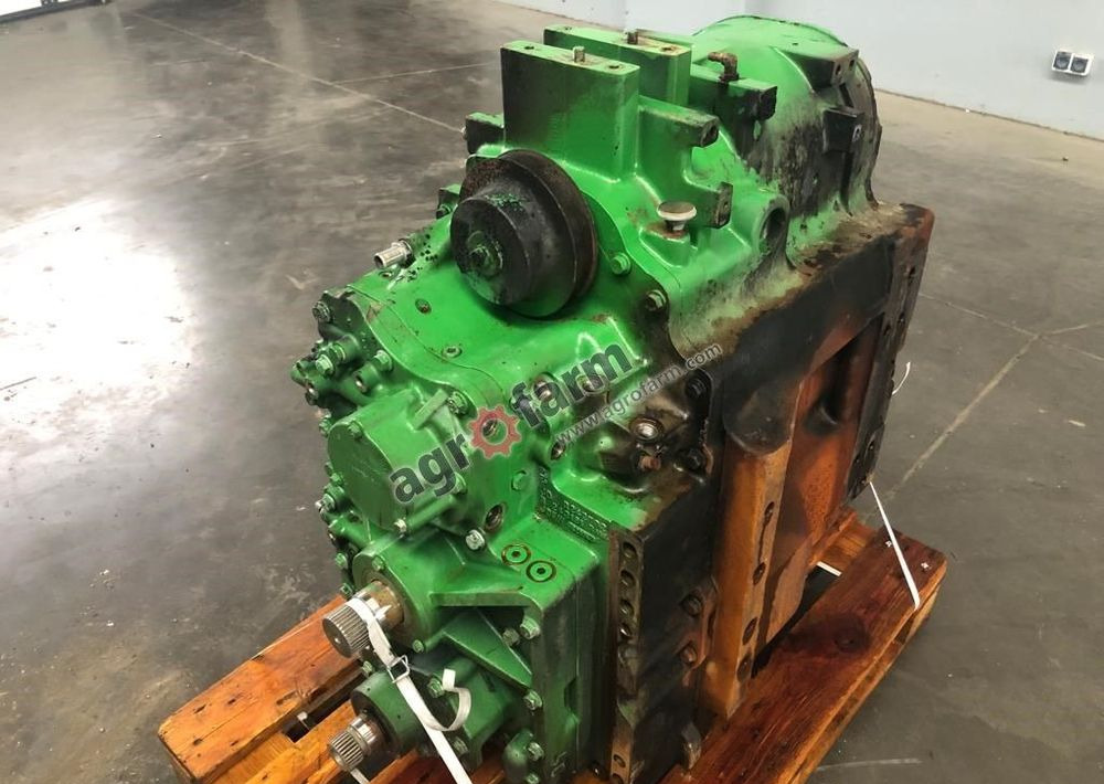 SKRZYNIA BIEGÓW JOHN DEERE 8360R RE301738 - Převodovka: obrázek 1 SKRZYNIA BIEGÓW JOHN DEERE 8360R RE301738 - Převodovka: obrázek 1