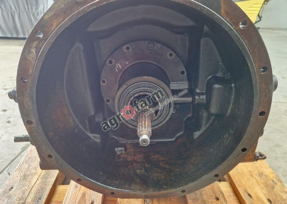 Skrzynia biegów Claas Celtis 446 - Převodovka: obrázek 4 Skrzynia biegów Claas Celtis 446 - Převodovka: obrázek 4