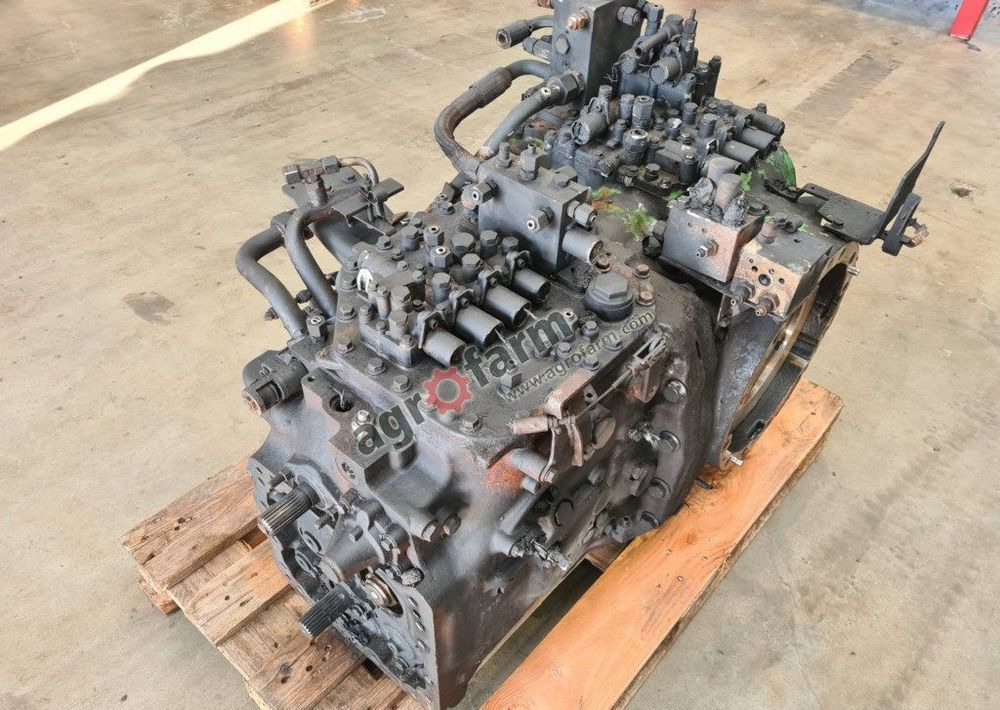 Převodovka Skrzynia biegów, most tylny John Deere 5125R: obrázek 1