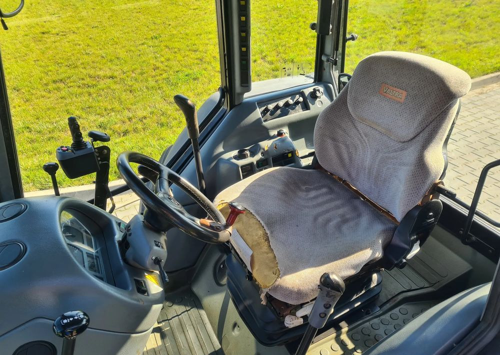 Valtra A95 - Traktor: obrázek 5 Valtra A95 - Traktor: obrázek 5