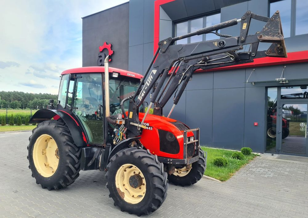 Zetor 8441 - Traktor: obrázek 2 Zetor 8441 - Traktor: obrázek 2
